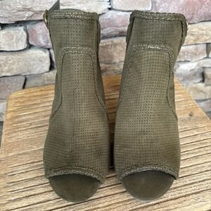 MIA Sandals Womens 8.5 M Slingback Green Suede Peep Toe Chunky Heels Casual